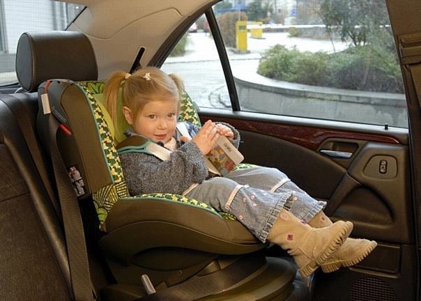 Wer sich Zeit nimmt und richtig vorbereitet, der kann Kindern Langeweile auf längeren Autofahrten weitgehend ersparen. Foto: Auto-Reporter/ADAC 